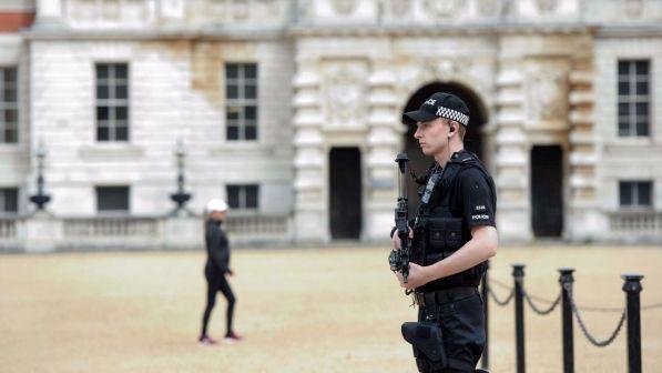 Londra, altri due arresti per l'attentato nella metro: sono cinque in totale