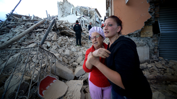 Amatrice, corsa per salvare un bimbo. Dispersi 3 suore e 4 anziani