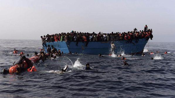 Migranti, Alfano: strategia governo è 3 profughi ogni mille abitanti