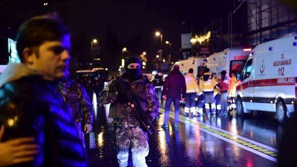Attacco Istanbul, governo ordina temporaneo blackout dei media