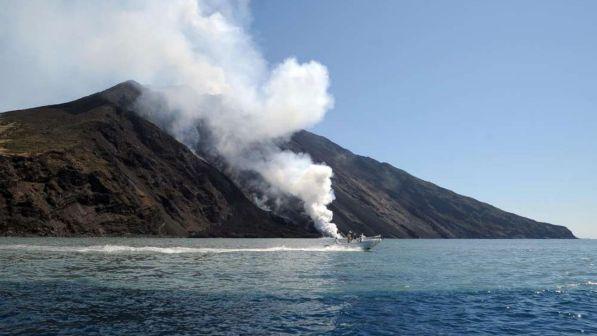 Si intensifica l'attività del vulcano Stromboli, stato di preallarme
