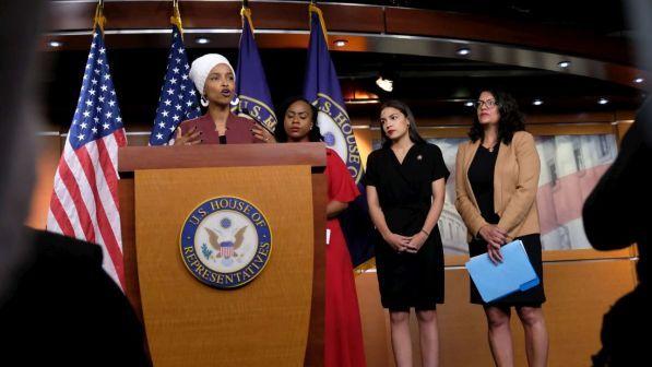 Usa, Trump attacca ancora le deputate di colore: la folla è con lui | Il tycoon esulta: "L'impeachment è finito"