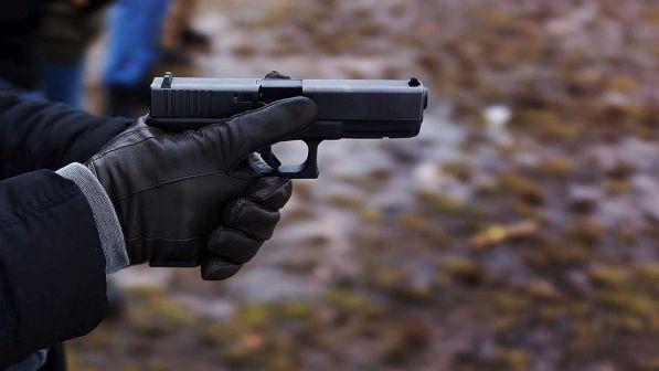 Tentato omicidio a Sassari, ferito un 61enne: aggressore in fuga