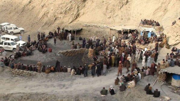 Afghanistan, travolti da frana mentre cercavano oro: 30 morti