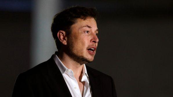 Ceo di Tesla scrive ai dipendenti: "Tra di voi c'è un sabotatore"