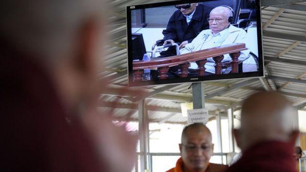 Cambogia, ergastolo a due ex dirigenti Khmer rossi per genocidio