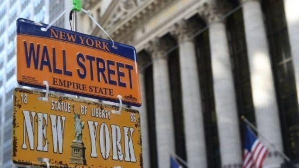 Borsa, Wall Street chiude negativa: Dow Jones -0,24%, Nasdaq -0,74%