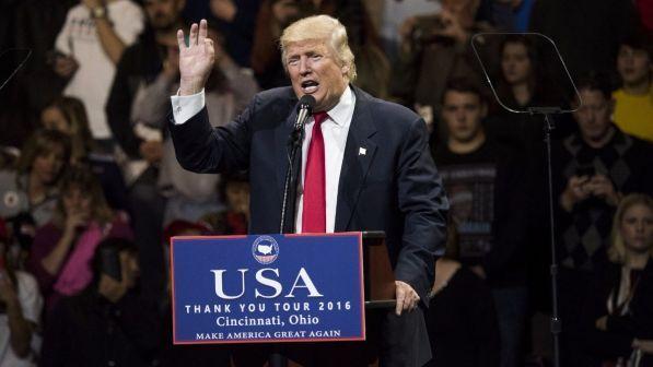 Usa, Donald Trump in Ohio attacca su immigrazione e Obamacare e annuncia Mattis al Pentagono