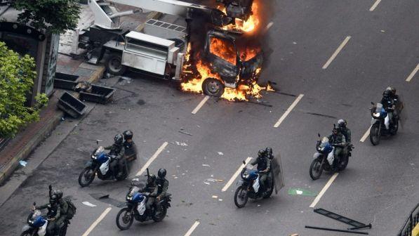 Venezuela, ucciso manifestante di 17 anni a Bolivar