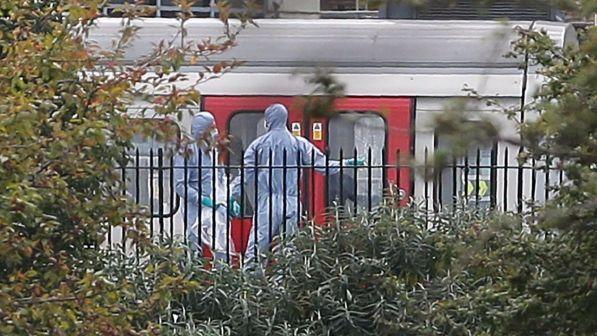 Bomba Londra, Site: "L'Isis rivendica l'esplosione nella metro"