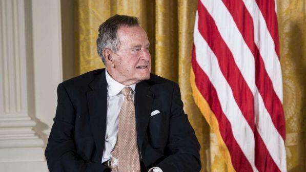 George Bush senior, per l'Iran "un presidente nemico come gli altri"