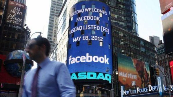 Facebook, leggero calo di utenti in Nordamerica