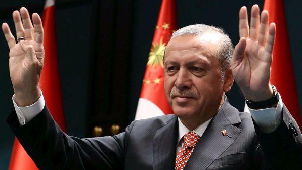 Strage Istanbul, Erdogan: "Il terrorismo non riuscirà a dividerci"