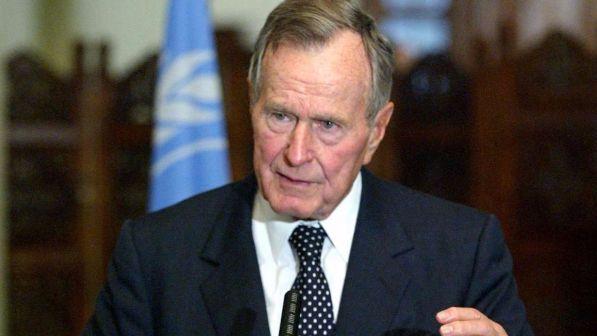Usa: Bush senior in terapia intensiva, ricoverata anche la moglie