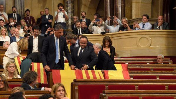 Catalogna, Parlamento approva legge di "rottura" con Spagna