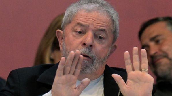 Brasile, Lula conferma la sua candidatura alle presidenziali