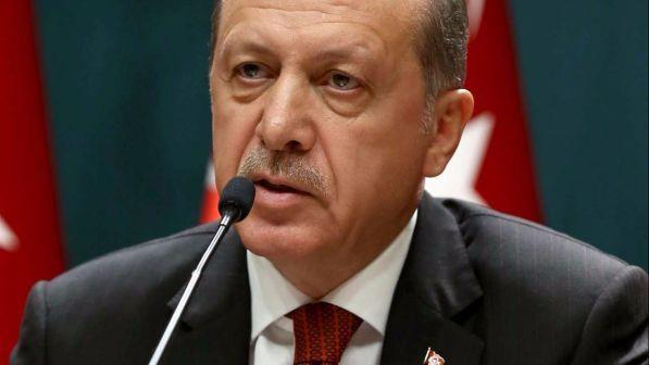 Erdogan:Turchia attaccata da vari gruppi di terroristi, non cederemo