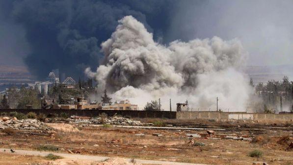 Fine della tregua in Siria: bombe su Aleppo, 40 morti. Colpito anche convoglio umanitario