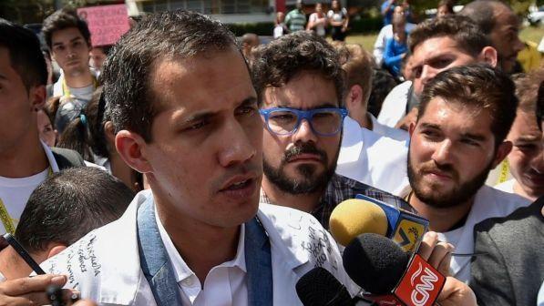Venezuela, Di Stefano: "L'Italia non riconosce Guaidò"