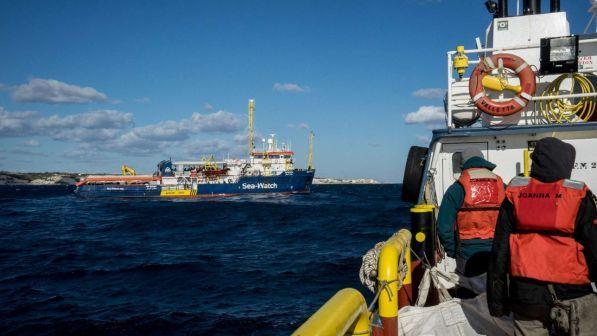 Migranti,Toninelli:accoglieremo donne e bimbi, daremo lezione all'Ue