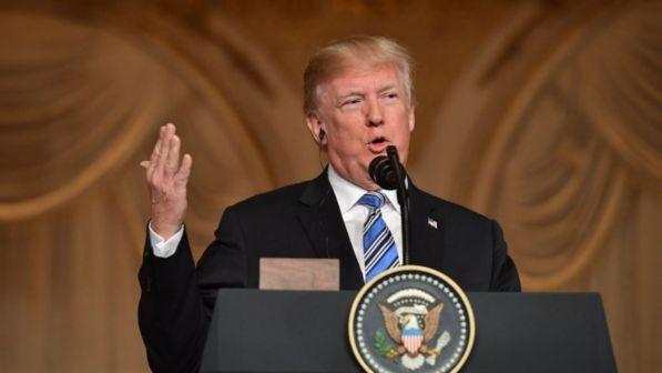 Dazi, Trump alla May: "Riequilibrare il commercio con l'Europa"