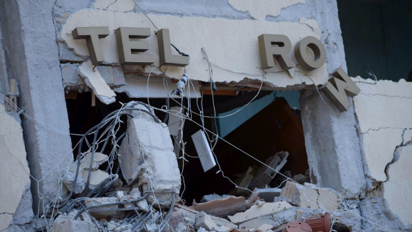 Sisma: estratto cadavere da hotel Roma, individuati altri 3 corpi