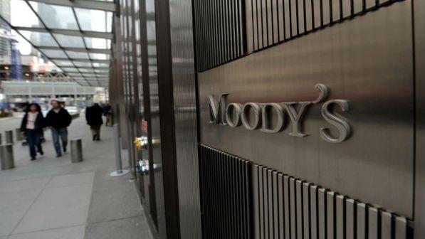 Moody's abbassa il rating dell'Italia | Palazzo Chigi smorza: "Tutto previsto"