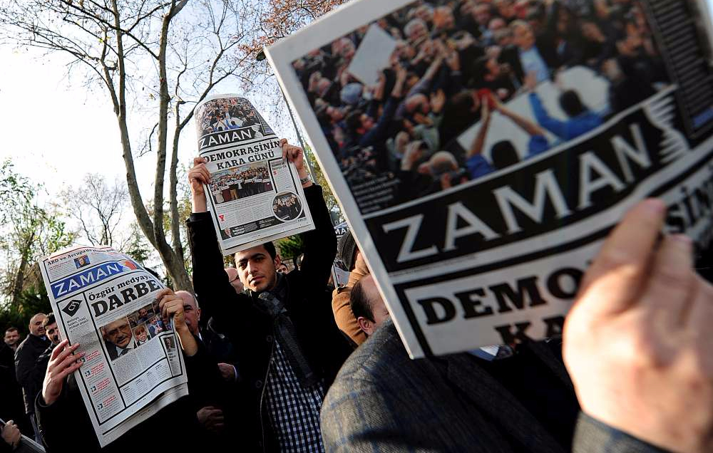 Turchia, esce il "nuovo" Zaman:la prima pagina è filo-governativa