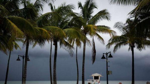 L'uragano Dorian sfiorerà la Florida tra martedì e mercoledì
