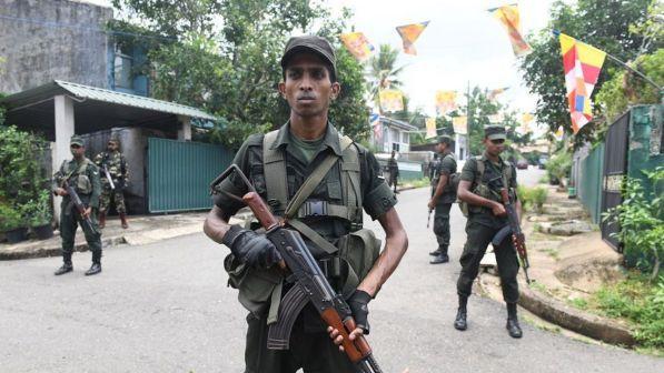 Sri Lanka, l'esercito arresta 100 persone per le stragi di Pasqua