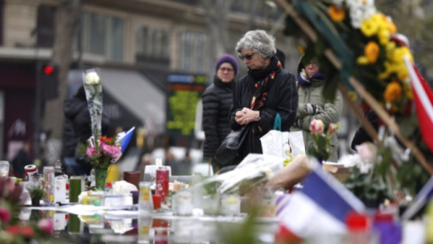 Isis, Valls: "Ci saranno altri grandi attacchi dopo la strage di Parigi"