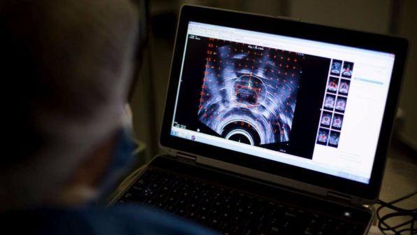 Intelligenza artificiale contro i tumori: dall'Italia arriva un software per l'identikit genetico del cancro