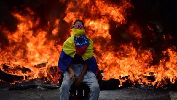 Venezuela, Perù espelle ambasciatore di Maduro a Lima