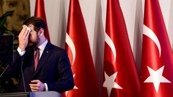 Crisi lira turca, Borse in rosso | Erdogan: "Cambiate dollari nella nostra moneta"