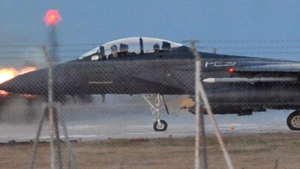 Mosca: raid F-15 Usa in Siria con bombe al fosforo