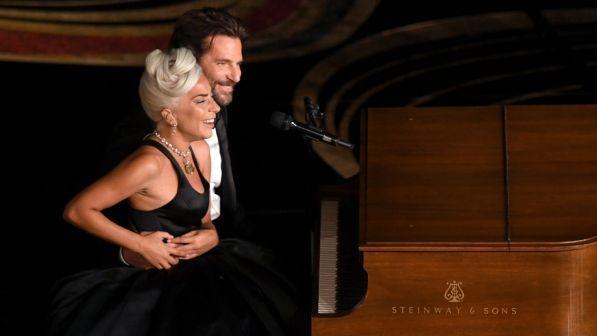 Lady Gaga e Bradley Cooper insieme al Festival di Glastonbury?