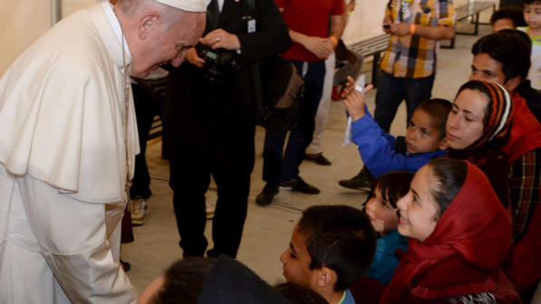 Save the Children:a Lesbo bimbi detenuti, fatti uscire solo per Papa