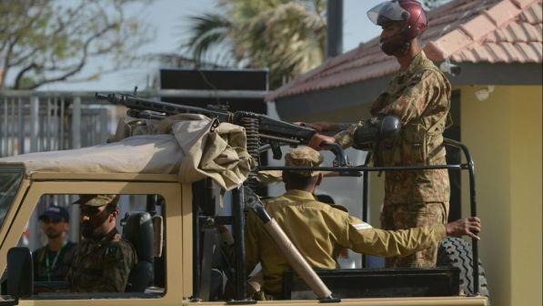 Pakistan, attacchi al confine: 11 morti tra soldati e militanti