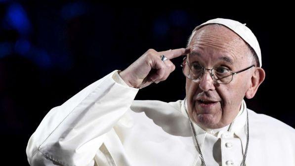 Amazzonia, Papa: "Domare roghi, è un polmone vitale per il pianeta"