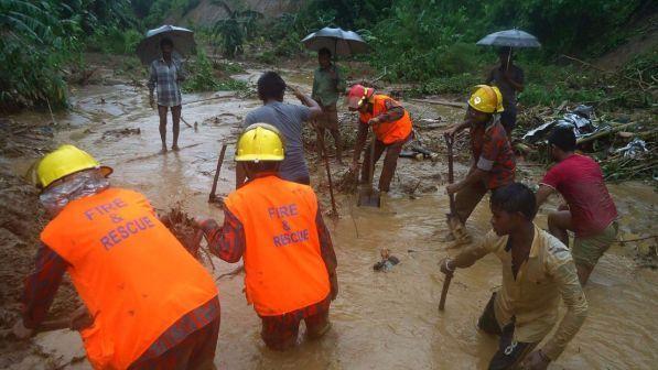 Bangladesh, 14 morti e 125mila sfollati per le inondazioni