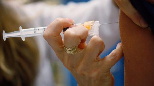 Michigan, non vuole vaccinare figlio: madre rischia il carcere