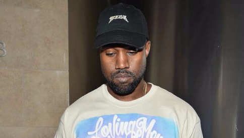 Kanye West su Twitter: "Ho un debito da 53 milioni di dollari"