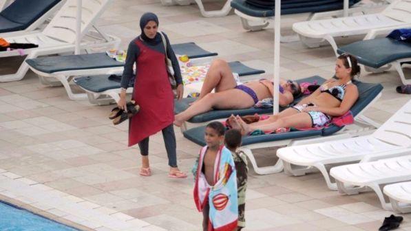 Svizzera, Corte europea: sì ai corsi di nuoto misti per le ragazze musulmane