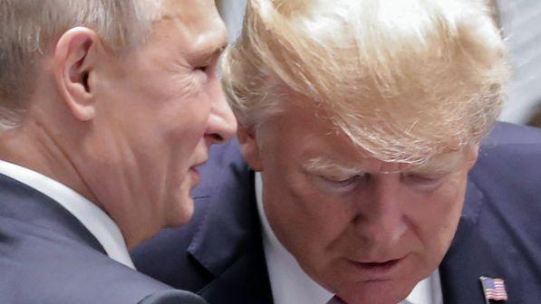 Cremlino: Donald Trump incontrerà Vladimir Putin in un Paese terzo