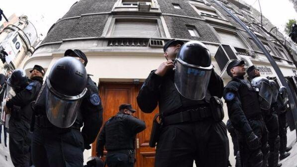 Alta tensione in Argentina, due attentati a Buenos Aires