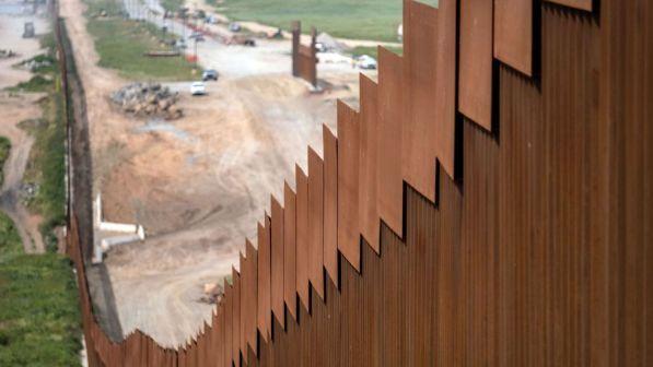 Migranti, Messico dispiega 15mila militari al confine con gli Usa