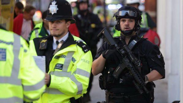 Attentato Londra, May informata: riunisce il comitato Cobra
