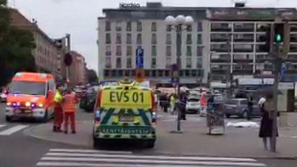 Attacco in Finlandia, media: almeno un morto