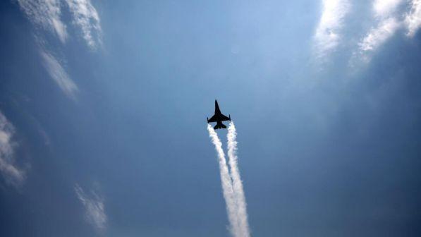 Venezia, forte boato crea terrore in Laguna: aereo sfonda il muro del suono