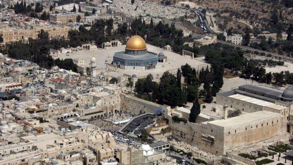 Gerusalemme, migliaia di musulmani tornano su Spianata delle Moschee